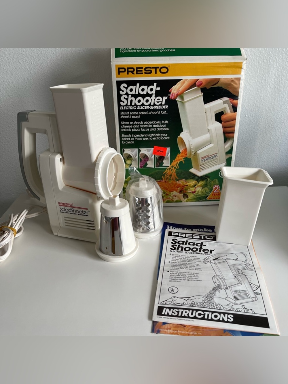 Presto Salad Shooter Electric Slicer Shredder White Model 02910 Vintage 1989